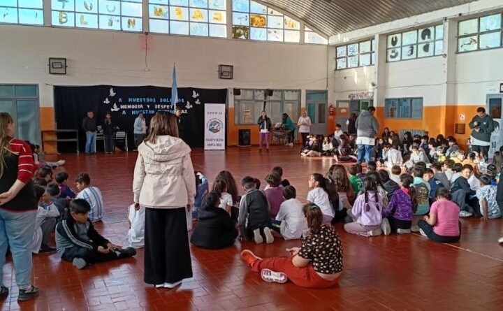 Más amor, menos abandono: La Escuela N° 43 transformó el Día del Animal en una lección de vida