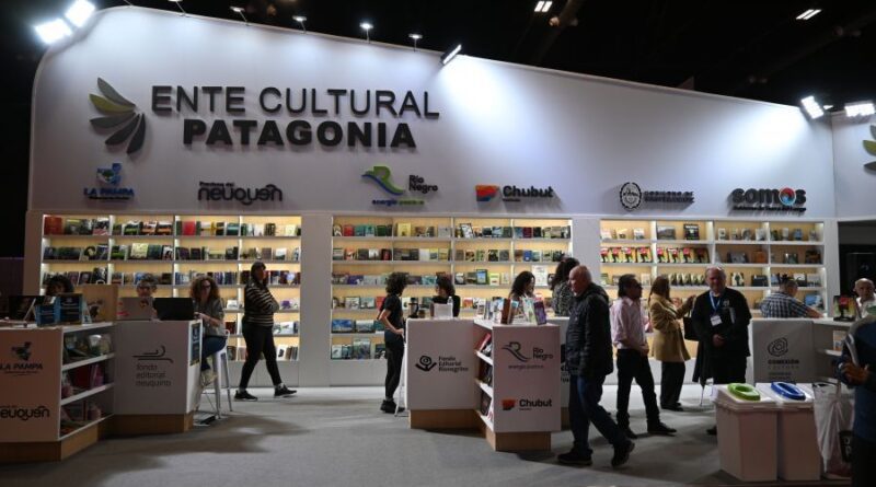 Arrancó la Feria del Libro en Buenos Aires: Santa Cruz dice presente en la edición número 50