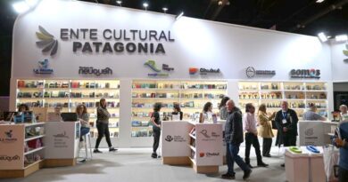 Feria Internacional del Libro 2026 con la presencia de Santa Cruz