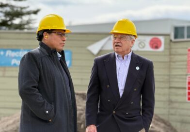 Claudio Vidal visitó en Canadá una empresa de equipamiento petrolero