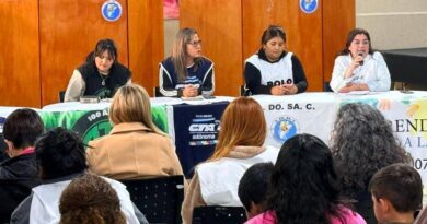 1° Plenario de trabajadores del Frente Sindical decreto paro y movilización