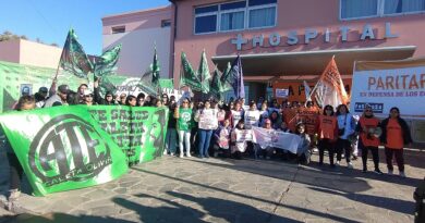 Abrazo simbólico al Hospital Zonal “Pedro Tardivo” y “cacerolazo” en Caleta Olivia