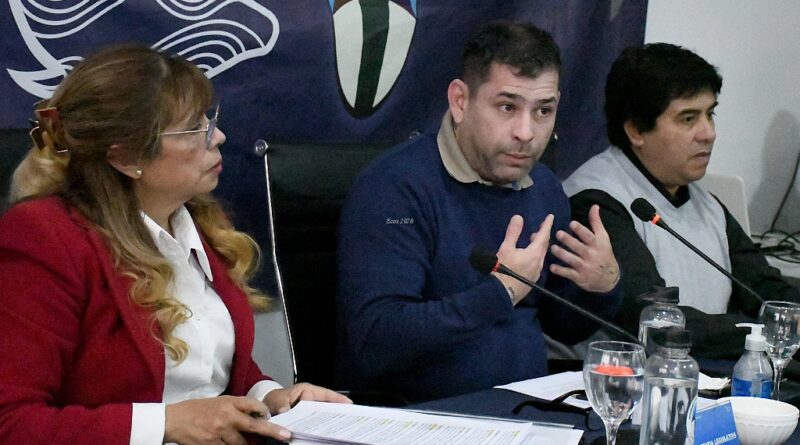 Belarde defendió el decreto docente, habló de tensiones políticas y respaldó la gestión de Carrizo