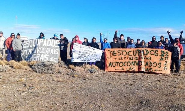 Protesta de desocupados en acceso a yacimiento minero