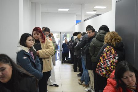 Más de 130 trabajadores de la Educación presentaron sus planillas para el sorteo de viviendas en Río Gallegos