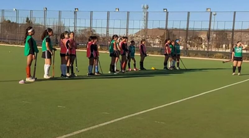La preselección Sub-14 Damas de hockey inició su preparación rumbo al Regional de Puerto Madryn