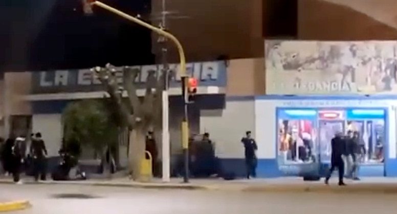 Pelea callejera tras un partido fútbol: un adolescente terminó con doble fractura de mandíbula