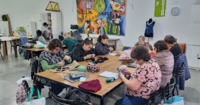 El dia del tejedor se celebrará con desfile, muestras y stands de emprendedores