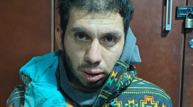 Intensa búsqueda en El Calafate tras la fuga de un detenido judicial de la Comisaría Segunda Intensa búsqueda en El Calafate tras la fuga de un detenido judicial de la Comisaría Segunda
