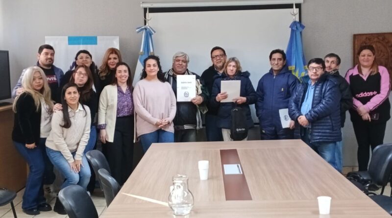 El Gobierno de Santa Cruz entregó nuevas Pensiones No Contributivas a la Vejez y fortaleció el acceso a derechos para adultos mayores