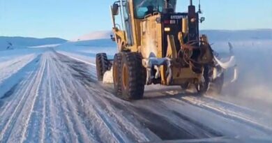 Despejan nieve acumulada en rutas de la cuenca carbonífera