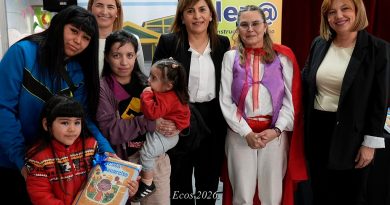 Educación presentó y entregó libros para fortalecer la alfabetización inicial en Zona Norte.