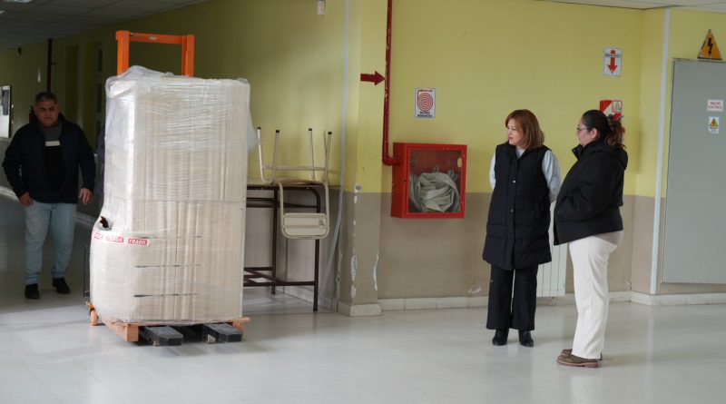 Se entregaron dos nuevos equipos de calefacción en la Escuela Industrial N°7 de Las Heras