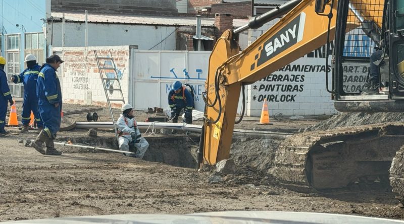 SPSE ejecuta obras complejas de reparación en la red troncal de cloacas de Pico Truncado