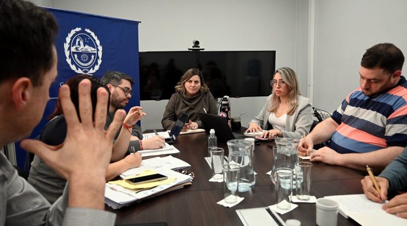 Ross encabezó una mesa de trabajo con autoridades del Hospital Regional Río Gallegos