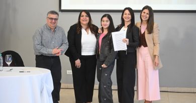Tras más de 10 años de espera, familias de Piedra Buena recibieron los títulos de propiedad de sus hogares
