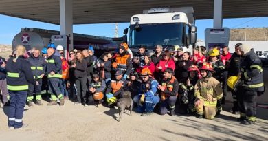 Simulacro en Caleta Olivia: Bomberos, Policía y Salud practicaron la respuesta ante un accidente con combustible