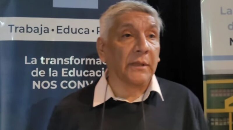 Educación presentó en Caleta Olivia la guía “Escuelas que acompañan en comunidad” para estudiantes y familias