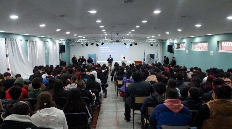 La EPJA Secundaria Nº 17 se sumó al proyecto “Aprender a Emprender”