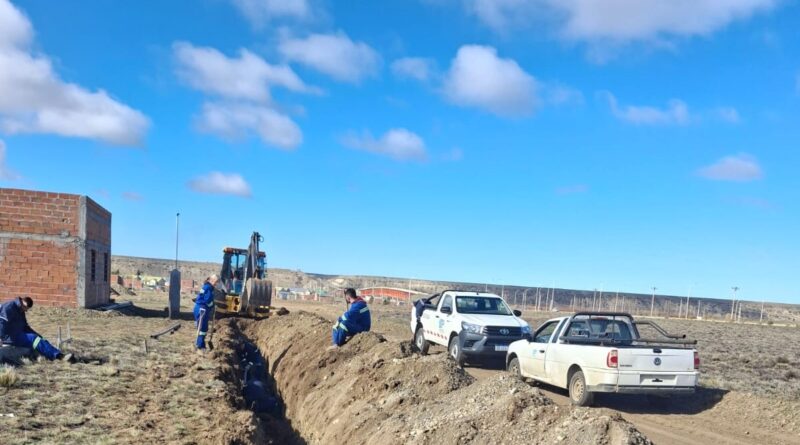 Servicios Públicos amplía la red de agua potable en Piedra Buena