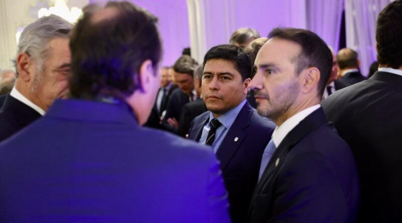 Vidal presenta la agenda productiva para Santa Cruz en la Argentina Week en Paris