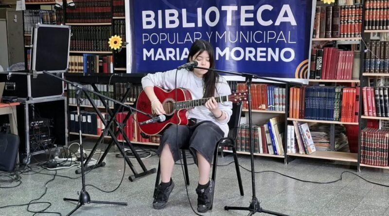 “Entre Acordes” reunió música, poesía, arte y feria en su primera edición