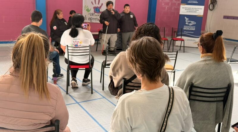 Caleta Olivia realizó una jornada de concientización sobre discapacidad visual y el uso del bastón blanco