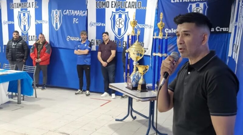 El Club Catamarca celebró sus 53 años en Caleta Olivia y anunció el proyecto para tener su propia cancha de césped
