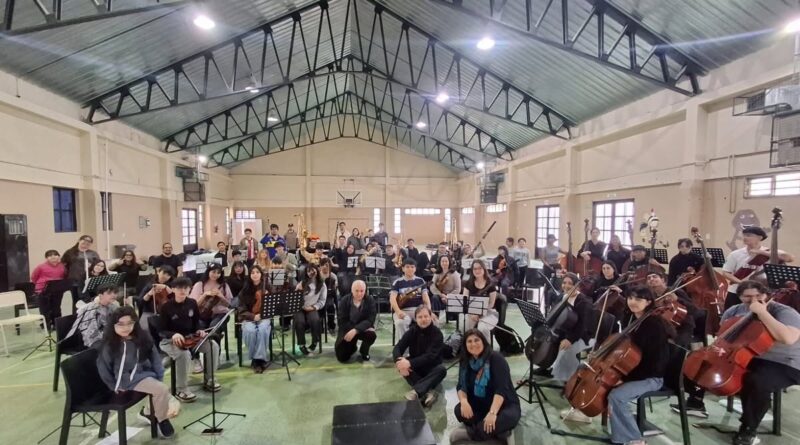El maestro de jazz Manuel Fraga brindó una capacitación a docentes y estudiantes de la Escuela Re Si