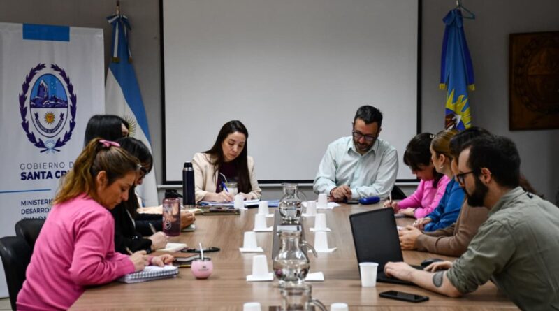 Fortalecen el trabajo articulado entre la Secretaría de Niñez provincial y la Policía de Santa Cruz