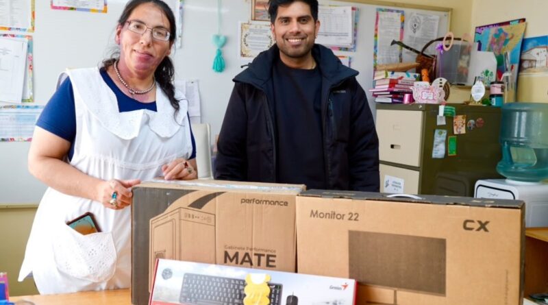Educación entregó equipamiento tecnológico a la Escuela Primaria Nº 53 de Las Heras