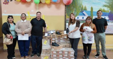Se entregaron más de 350 pares de zapatillas en Lago Posadas y Los Antiguos