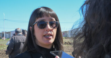 Nerina Coronel: “Esta entrega representa la alegría de todos estos vecinos y vecinas que esperaron tantos años”