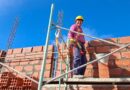 Celeste Robledo, ayudante de albañil: “La mujer también puede dedicarse a cosas grandes” como la construcción del hogar propio