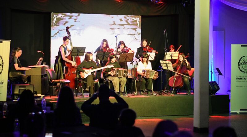 “Santa Cruz Tango” homenajeó a Juan Albornoz y Oscar Cuirolo “Santa Cruz Tango” homenajeó a Juan Albornoz y Oscar Cuirolo