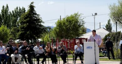 Claudio Vidal acompañó a la comunidad de Lago Posadas en su 67° Aniversario
