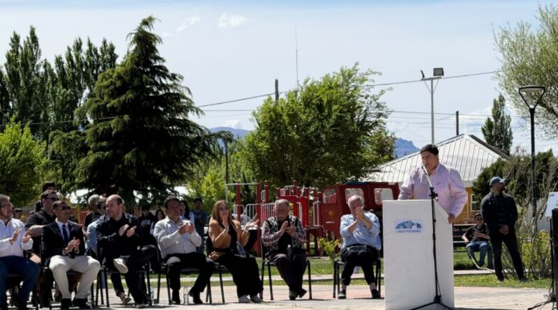 Claudio Vidal acompañó a la comunidad de Lago Posadas en su 67° Aniversario