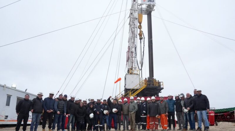 Vidal supervisó el inicio de una campaña de perforación de USD 7,27 millones en el Golfo San Jorge