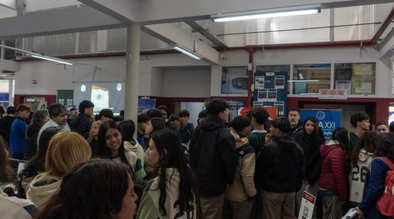 Educación presentó la Expo Carreras “Eligiendo mi Futuro” en El Calafate