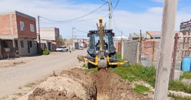 Pico Truncado: Servicios Públicos amplía la red de agua potable y beneficia a más familias de la localidad