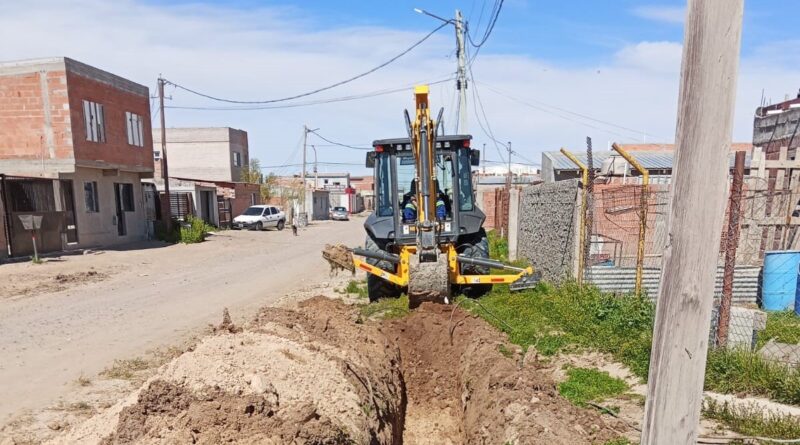 Pico Truncado: Servicios Públicos amplía la red de agua potable y beneficia a más familias de la localidad